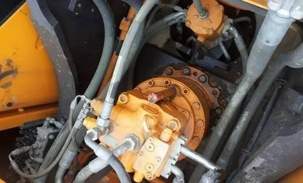 二手小型挖掘機(jī)